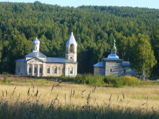  церкви рядом