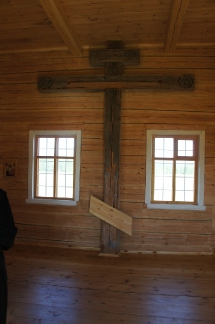  крест в церкви в Ежемени.
